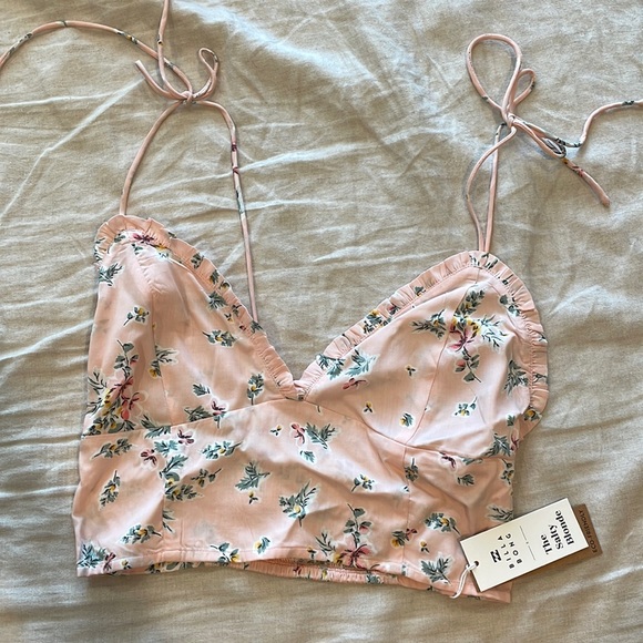 Billabong Tops - Billabong x The salty blonde crop top